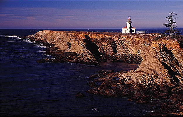 Lighthouse on the Cliff Wall Mural UMB91018